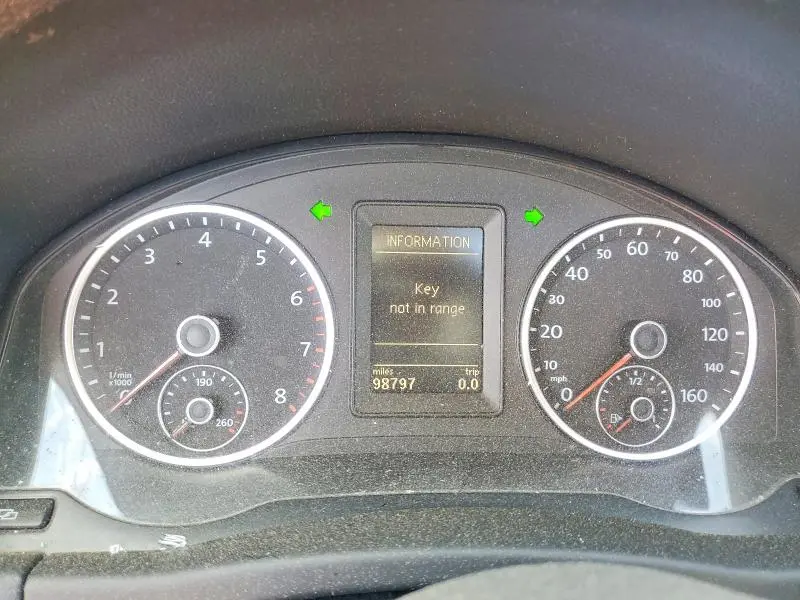 2011 VOLKSWAGEN TIGUAN S  