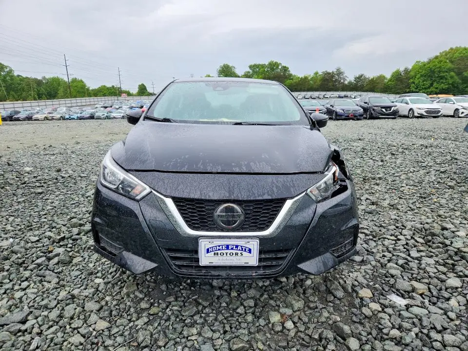 2021 NISSAN VERSA SV  