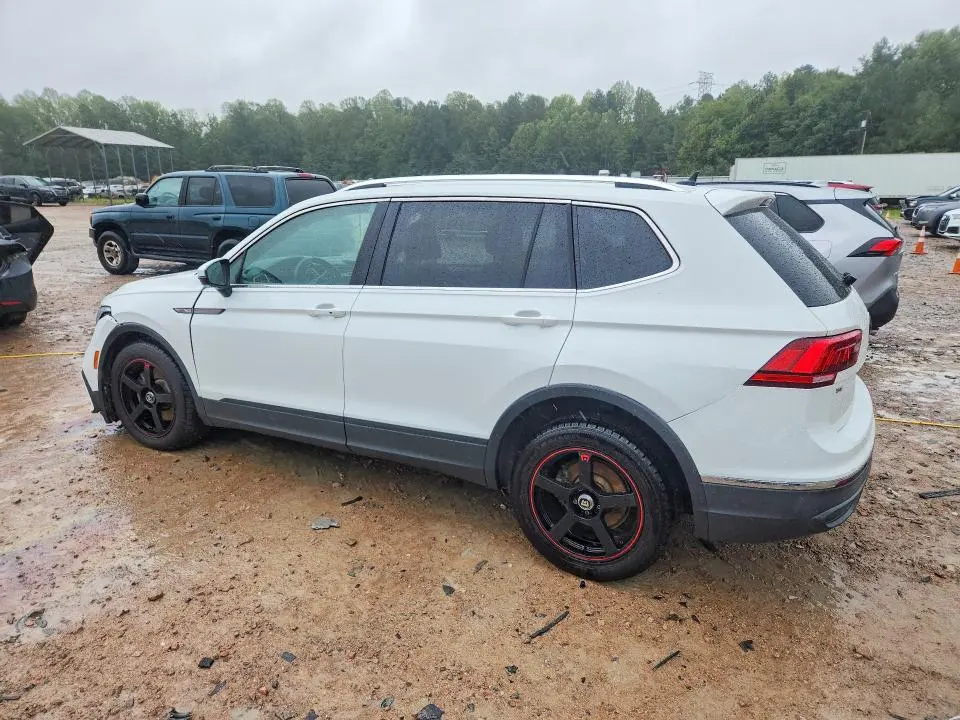 2022 VOLKSWAGEN TIGUAN SE  