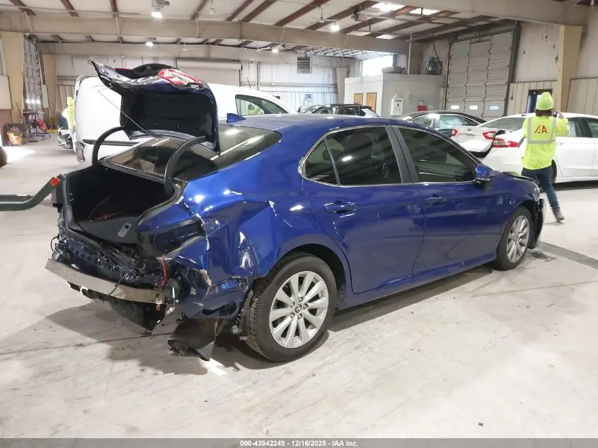 2018 TOYOTA CAMRY LE