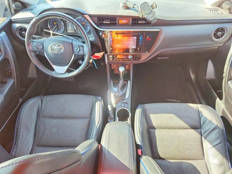 2018 TOYOTA COROLLA SE  