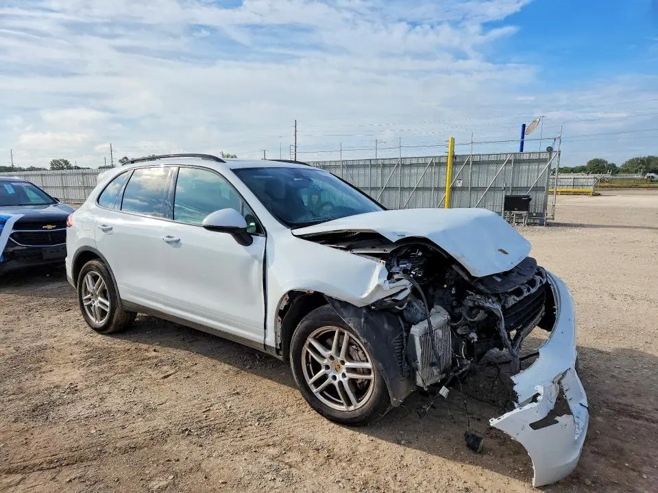2017 PORSCHE CAYENNE S  