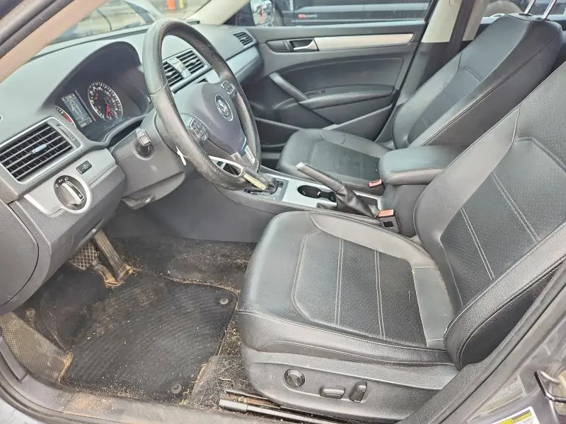 2013 VOLKSWAGEN PASSAT SE  
