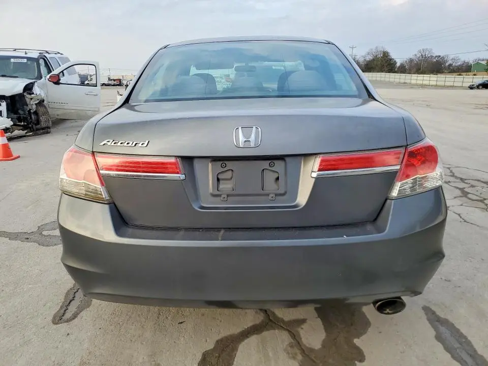 2011 HONDA ACCORD LX  