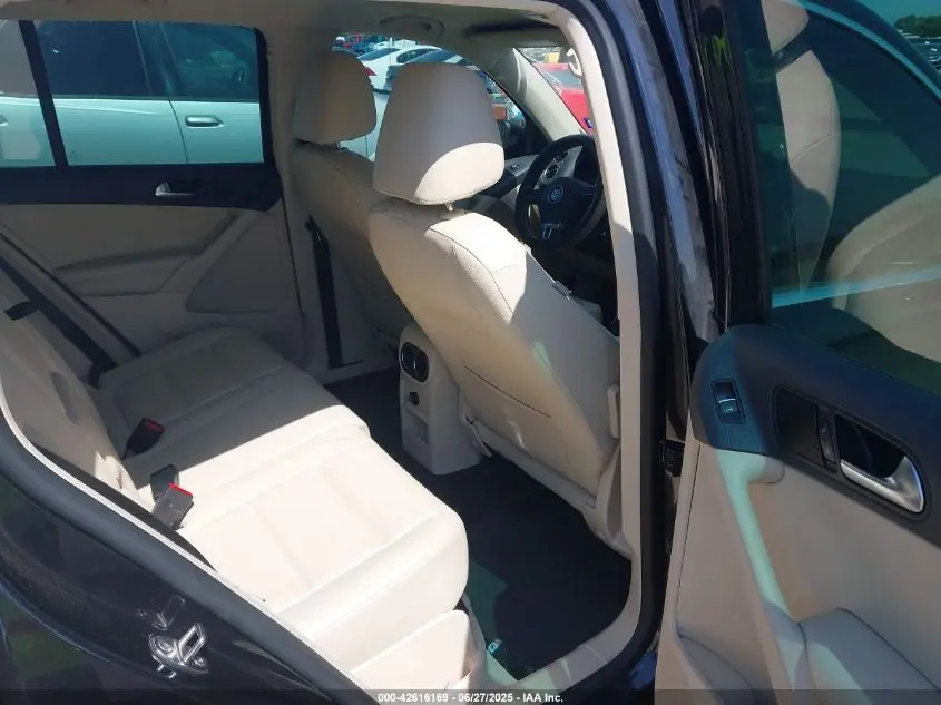 2012 VOLKSWAGEN TIGUAN SE