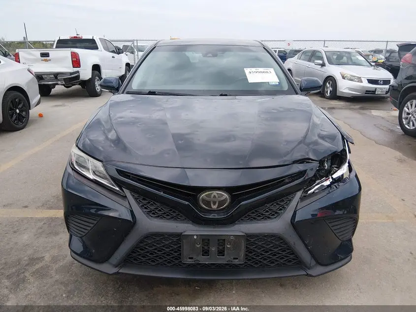 2018 TOYOTA CAMRY SE