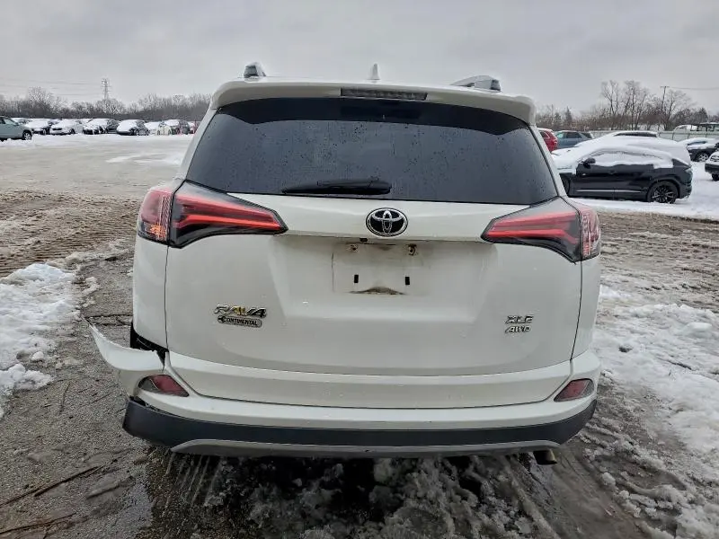 2017 TOYOTA RAV4 XLE  