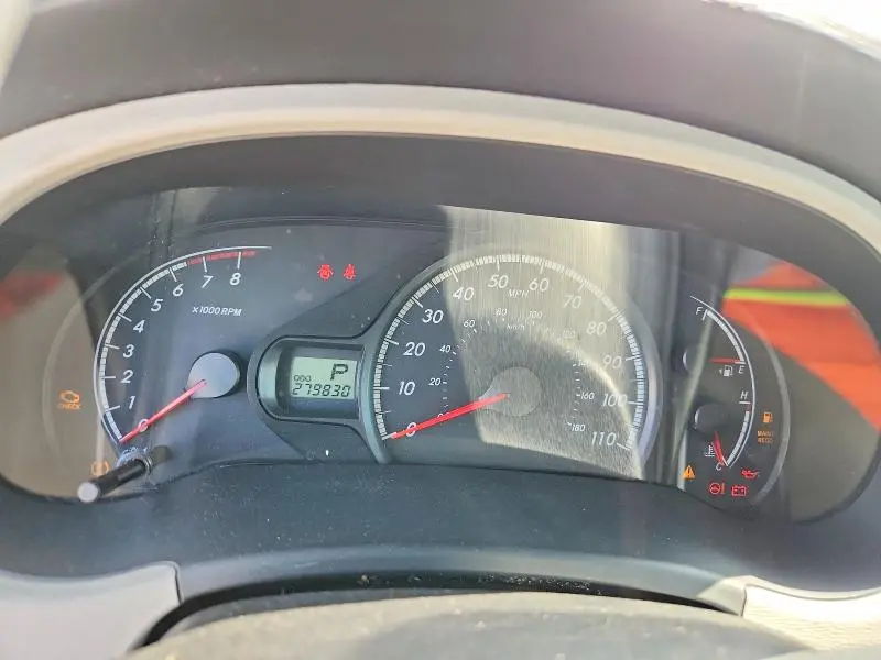 2011 TOYOTA SIENNA LE  