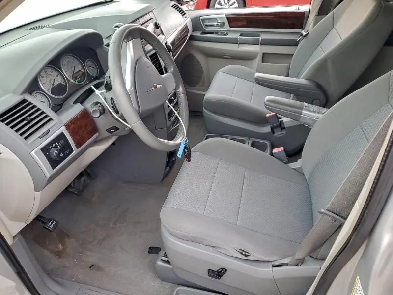 2010 CHRYSLER TOWN & COUNTRY TOURING  