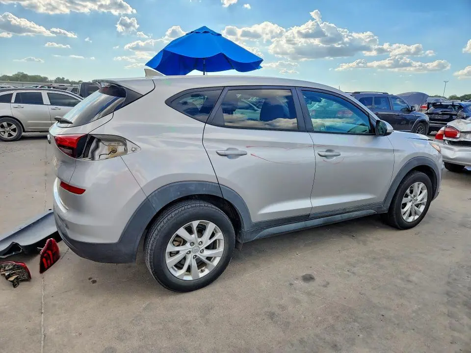 2020 HYUNDAI TUCSON SE  
