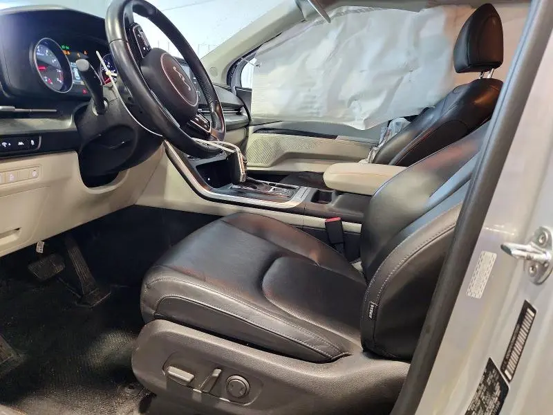 2022 KIA CARNIVAL LX  
