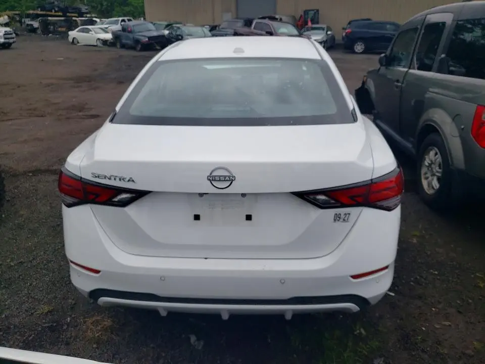 2025 NISSAN SENTRA SV  