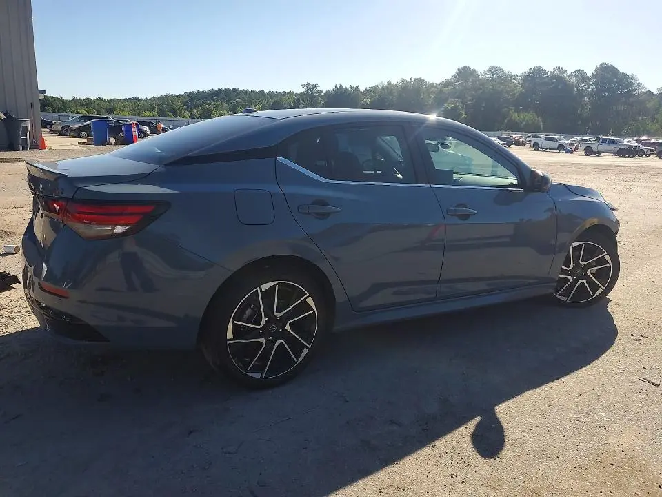 2025 NISSAN SENTRA SR  
