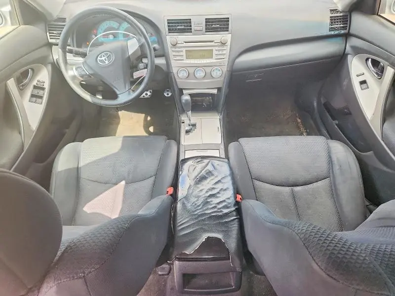 2010 TOYOTA CAMRY SE  