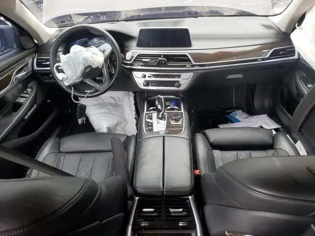 2016 BMW 750   