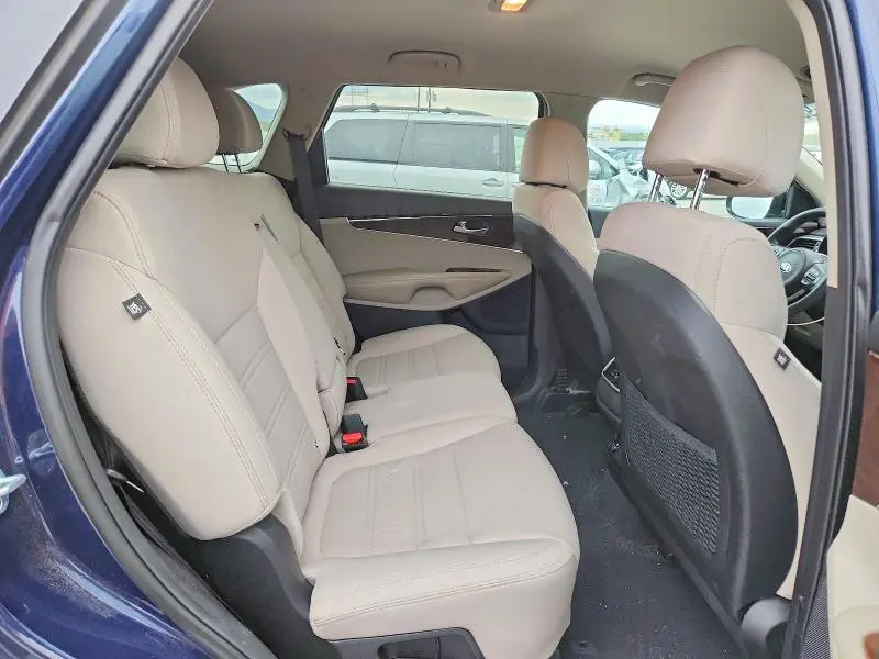 2017 KIA SORENTO LX V6  