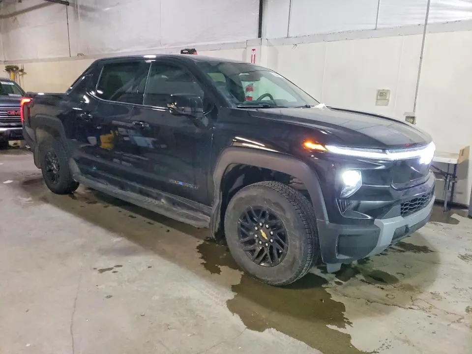 2025 CHEVROLET SILVERADO LT  