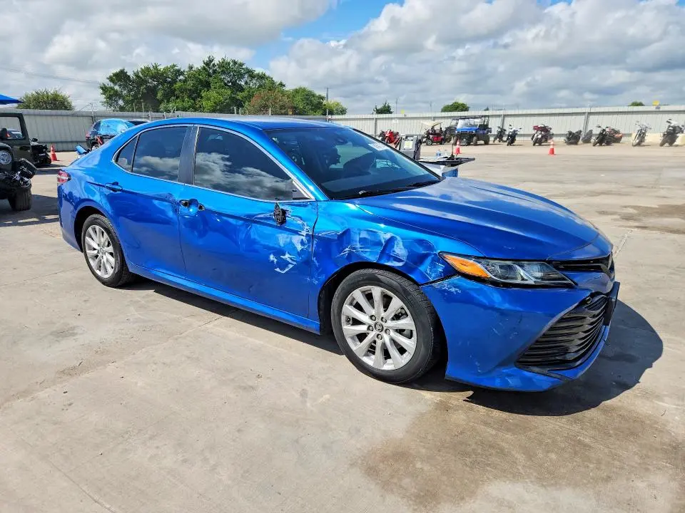 2019 TOYOTA CAMRY LE  