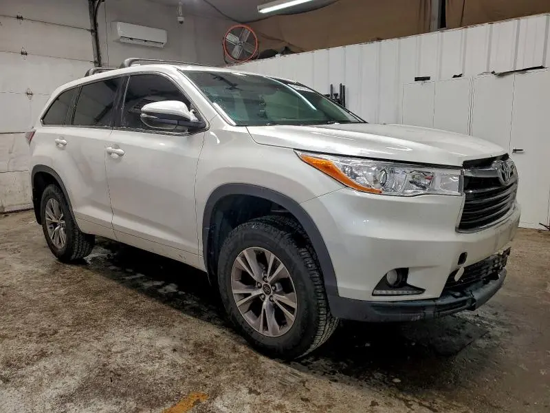 2016 TOYOTA HIGHLANDER LE  