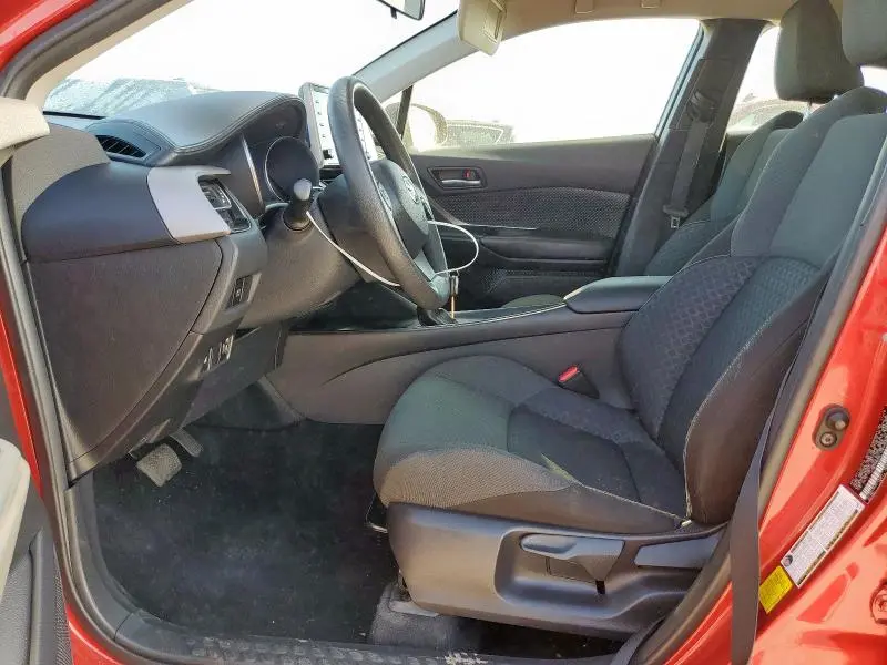 2020 TOYOTA C-HR XLE  