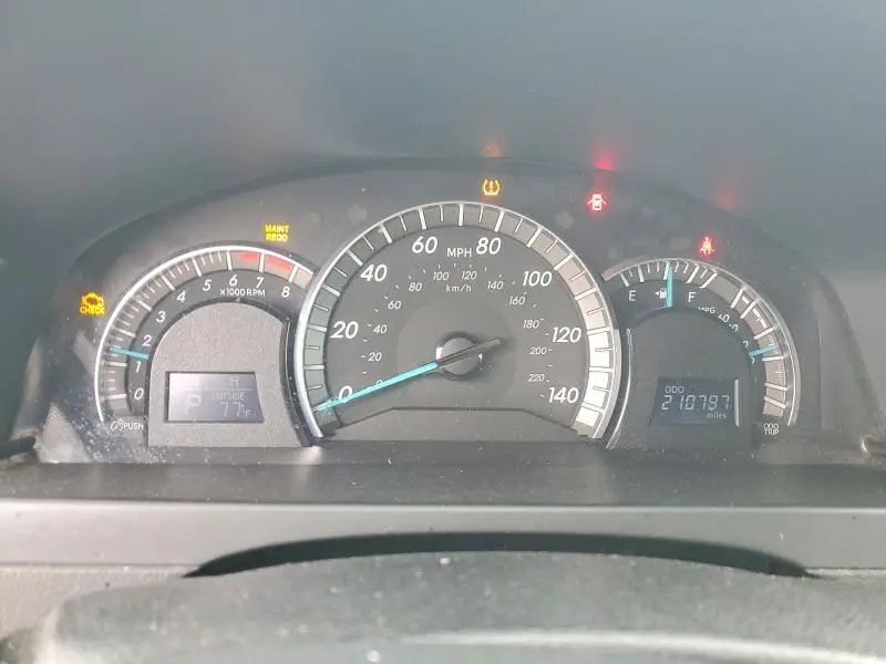 2012 TOYOTA CAMRY SE  
