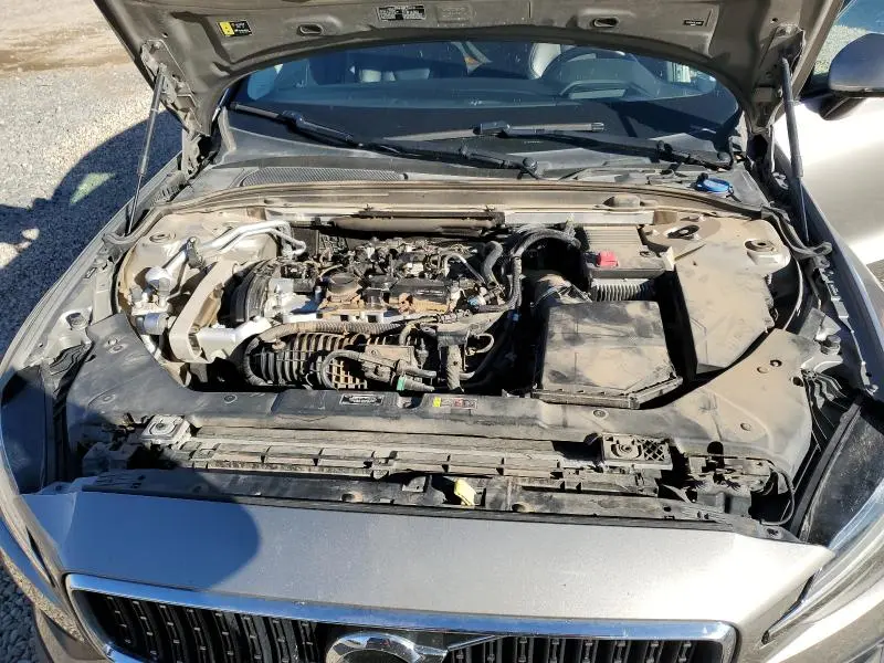 2020 VOLVO V60 CROSS COUNTRY T5 MOMENTUM  