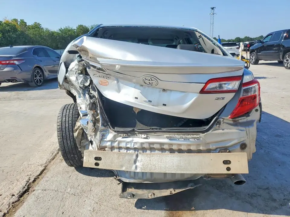 2012 TOYOTA CAMRY SE  