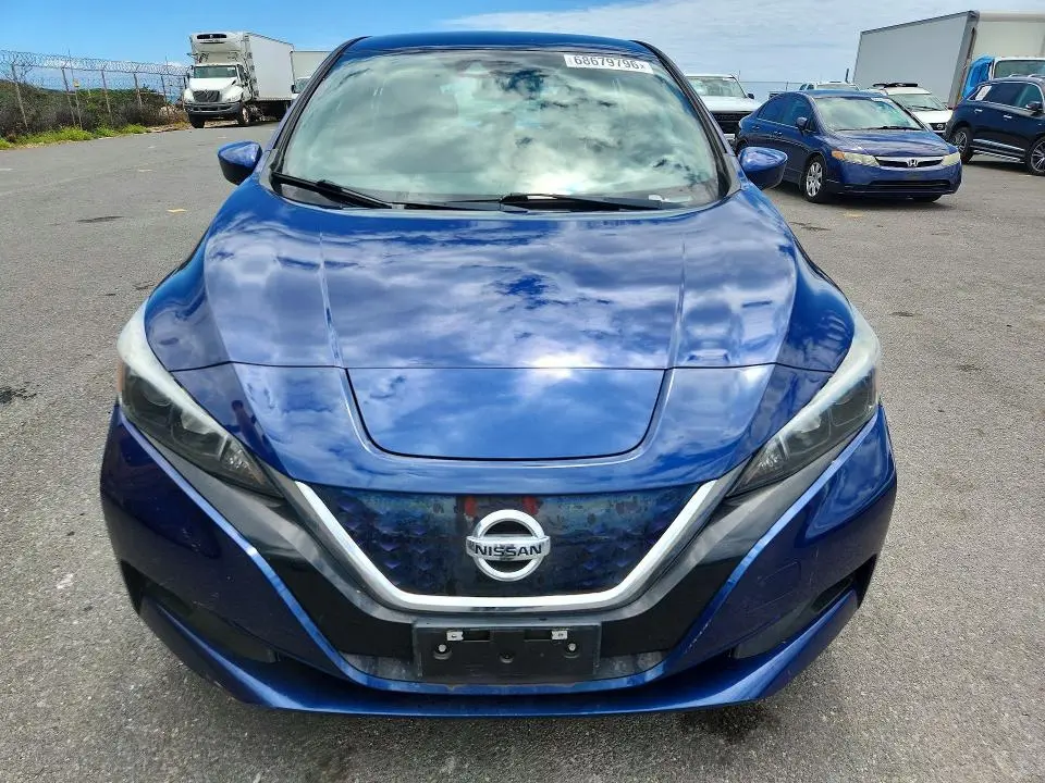 2020 NISSAN LEAF SV  