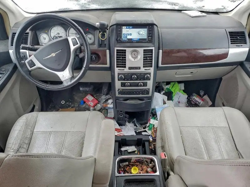 2010 CHRYSLER TOWN & COUNTRY TOURING PLUS  