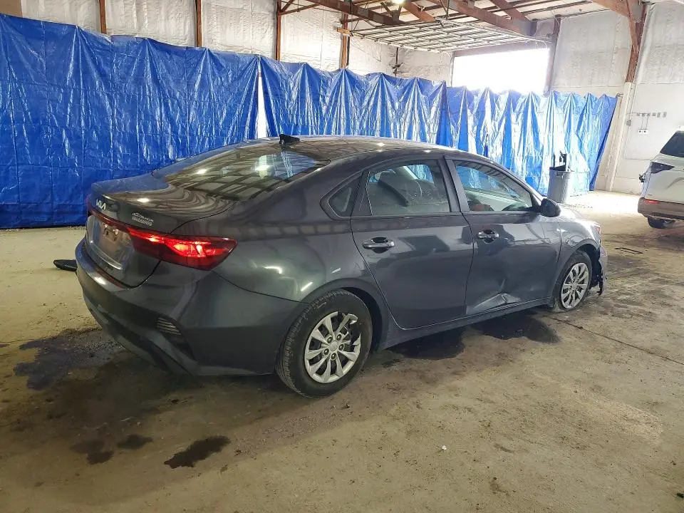 2023 KIA FORTE LX  