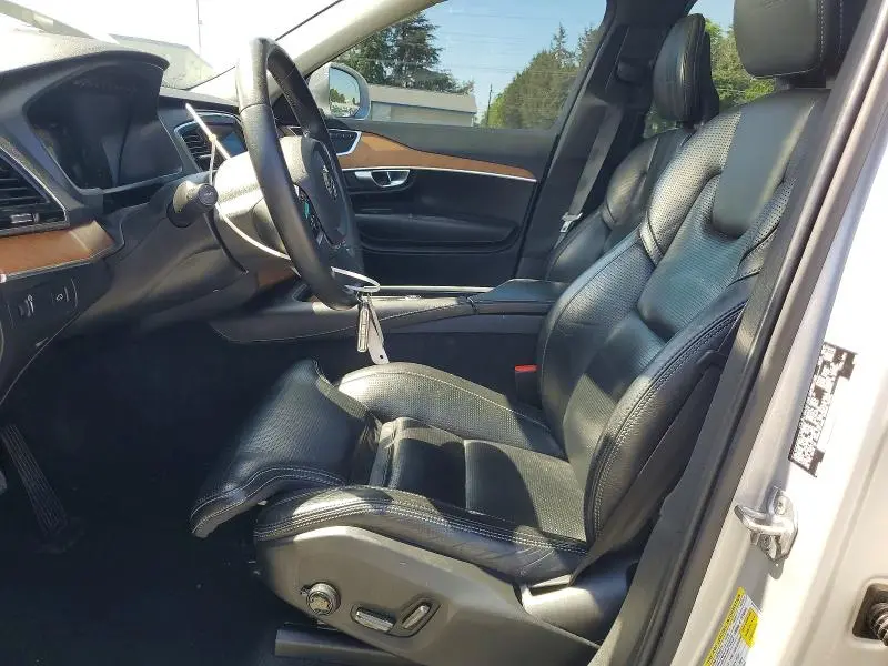 2018 VOLVO XC90 T6  