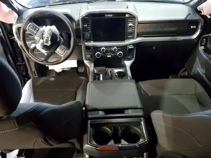 2025 FORD F150 XLT  