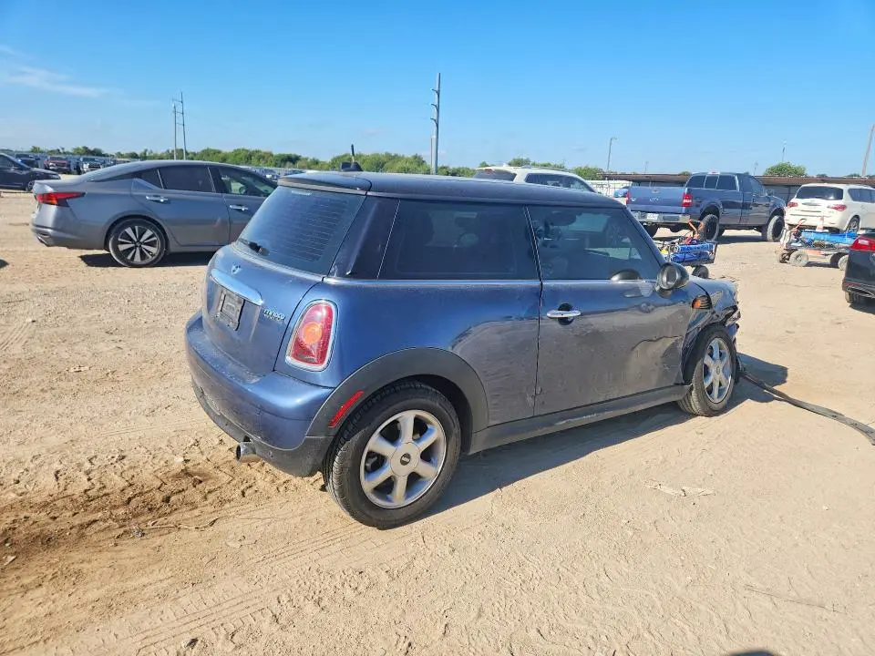 2010 MINI COOPER   