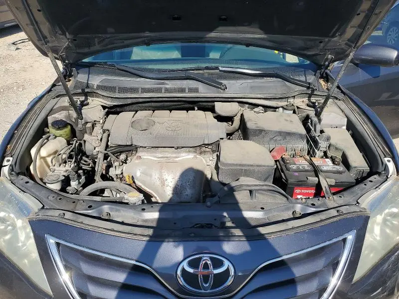 2011 TOYOTA CAMRY LE  