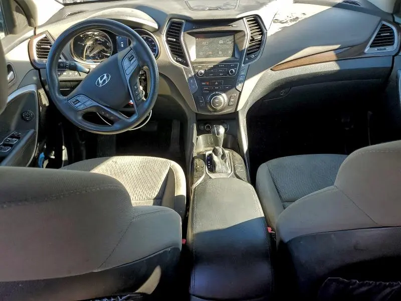 2018 HYUNDAI SANTA FE SE  