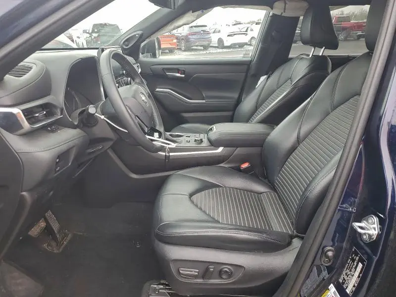 2021 TOYOTA HIGHLANDER XSE  