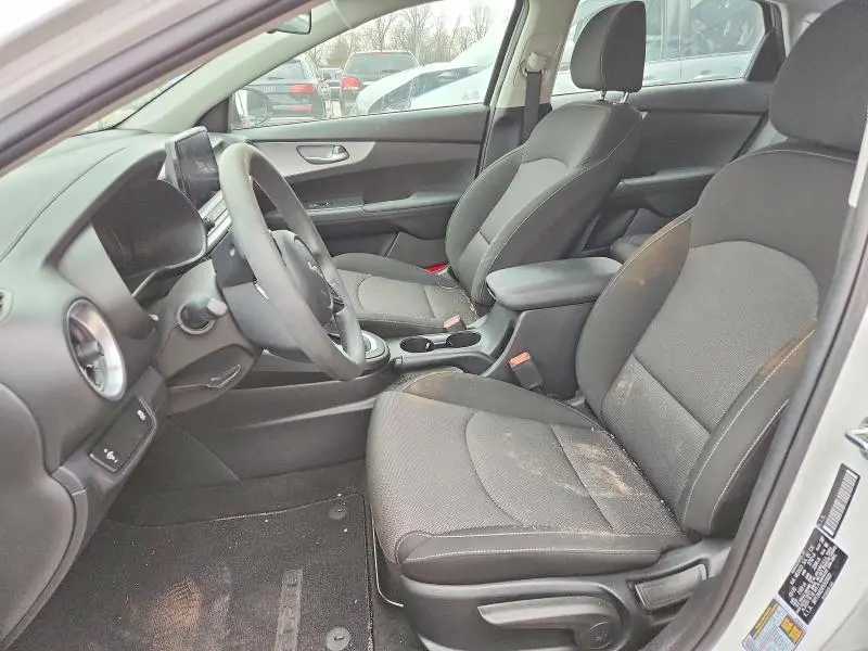 2023 KIA FORTE LX  