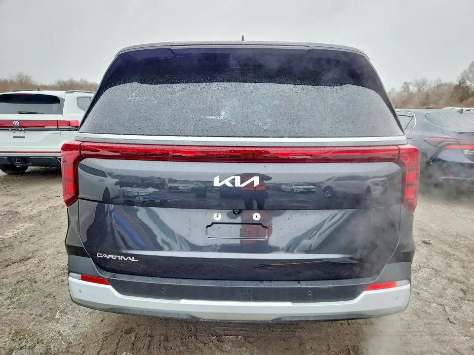 2025 KIA CARNIVAL LX  