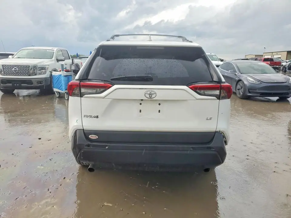 2019 TOYOTA RAV4 LE  