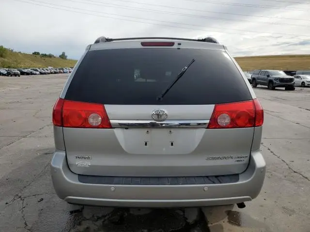 2010 TOYOTA SIENNA XLE  