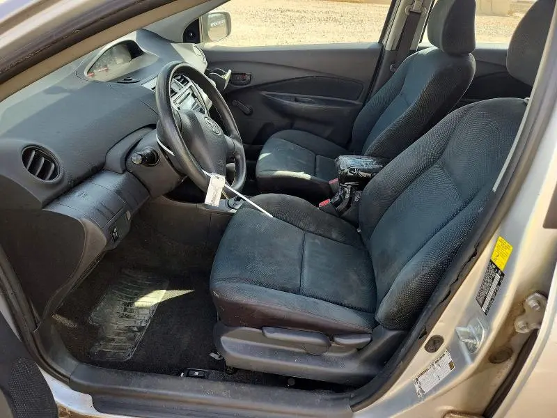 2010 TOYOTA YARIS BASE  