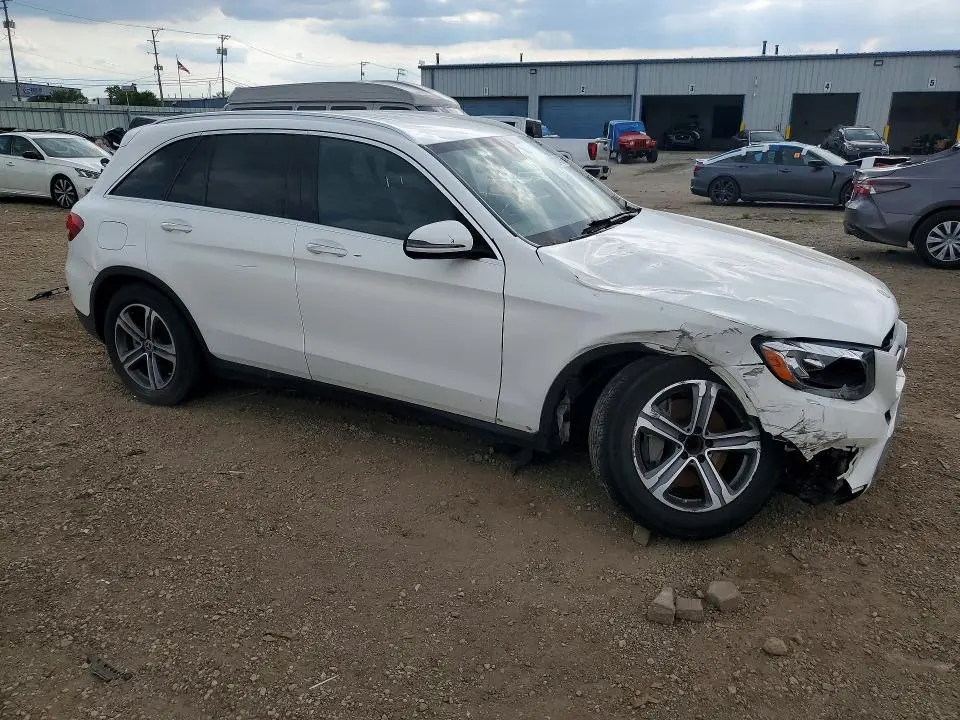 2019 MERCEDES-BENZ GLC 300  