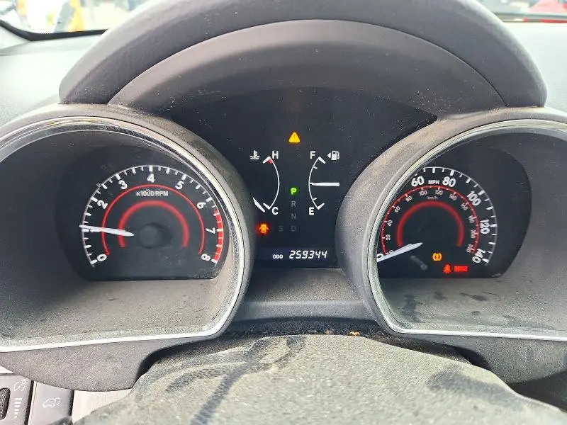 2013 TOYOTA HIGHLANDER SE  