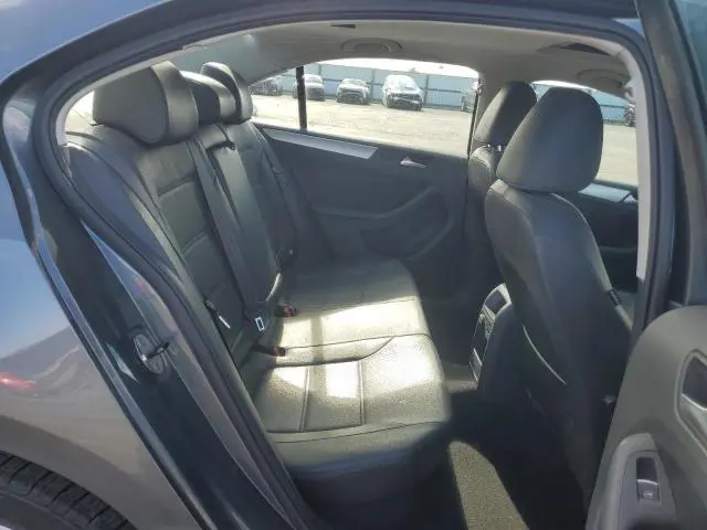 2013 VOLKSWAGEN JETTA SE  