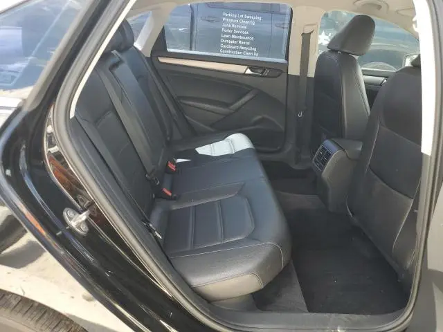 2015 VOLKSWAGEN PASSAT SE  