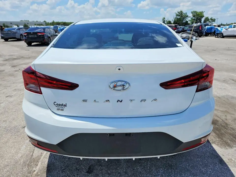 2019 HYUNDAI ELANTRA SE  