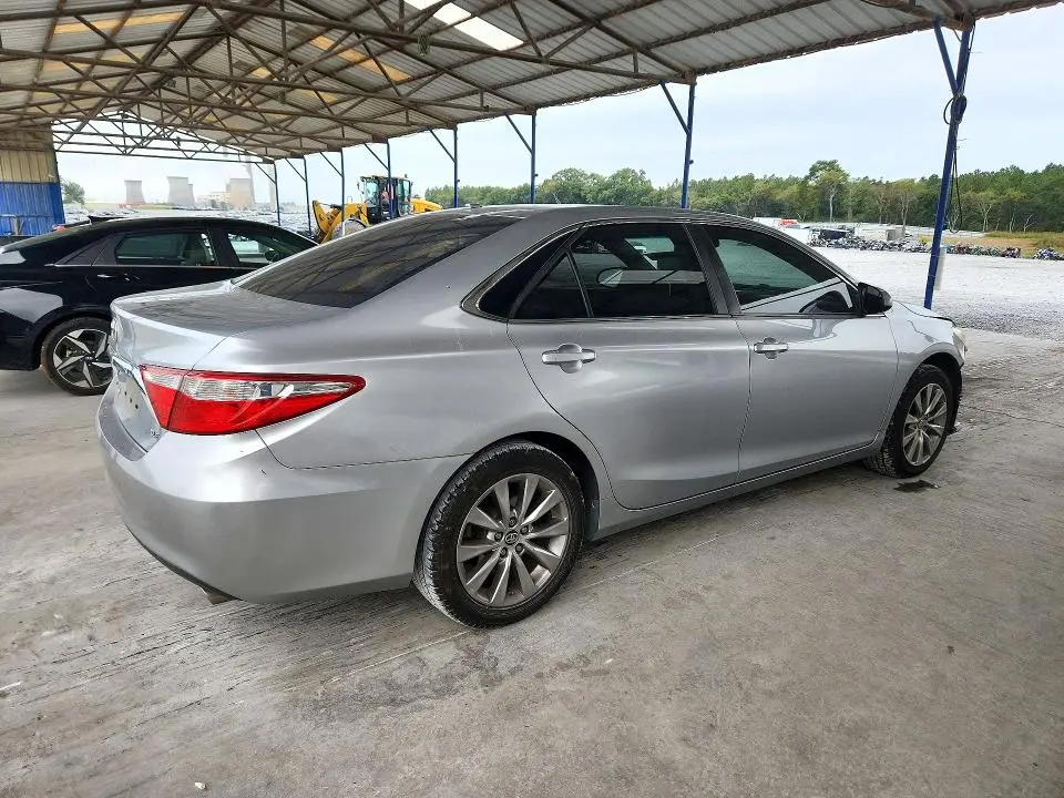 2015 TOYOTA CAMRY XLE  