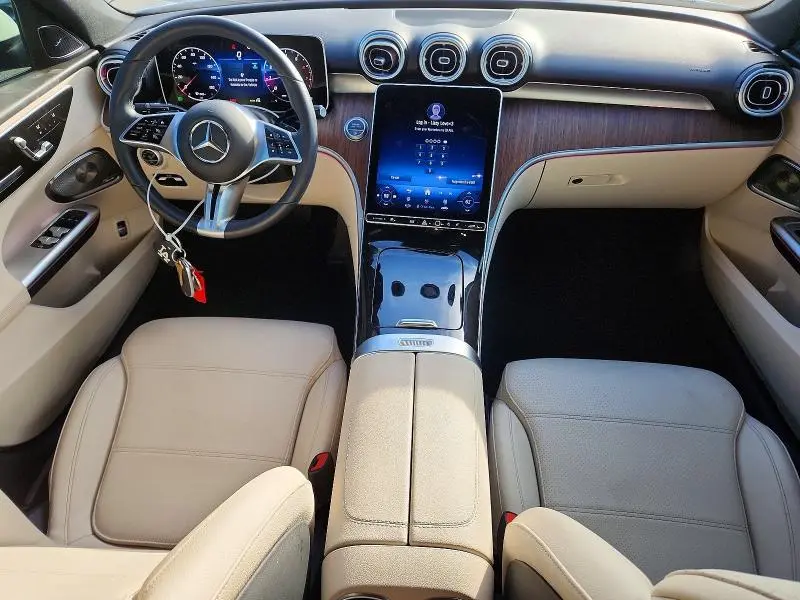 2025 MERCEDES-BENZ C 300  