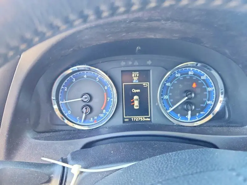 2018 TOYOTA COROLLA XLE  