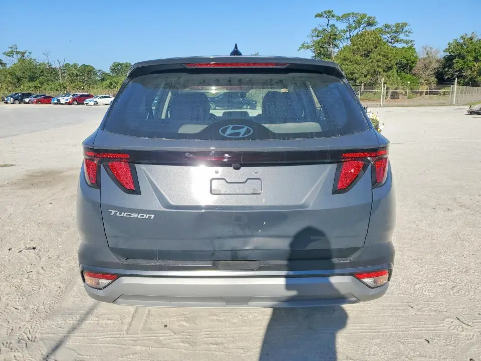 2026 HYUNDAI TUCSON SE  